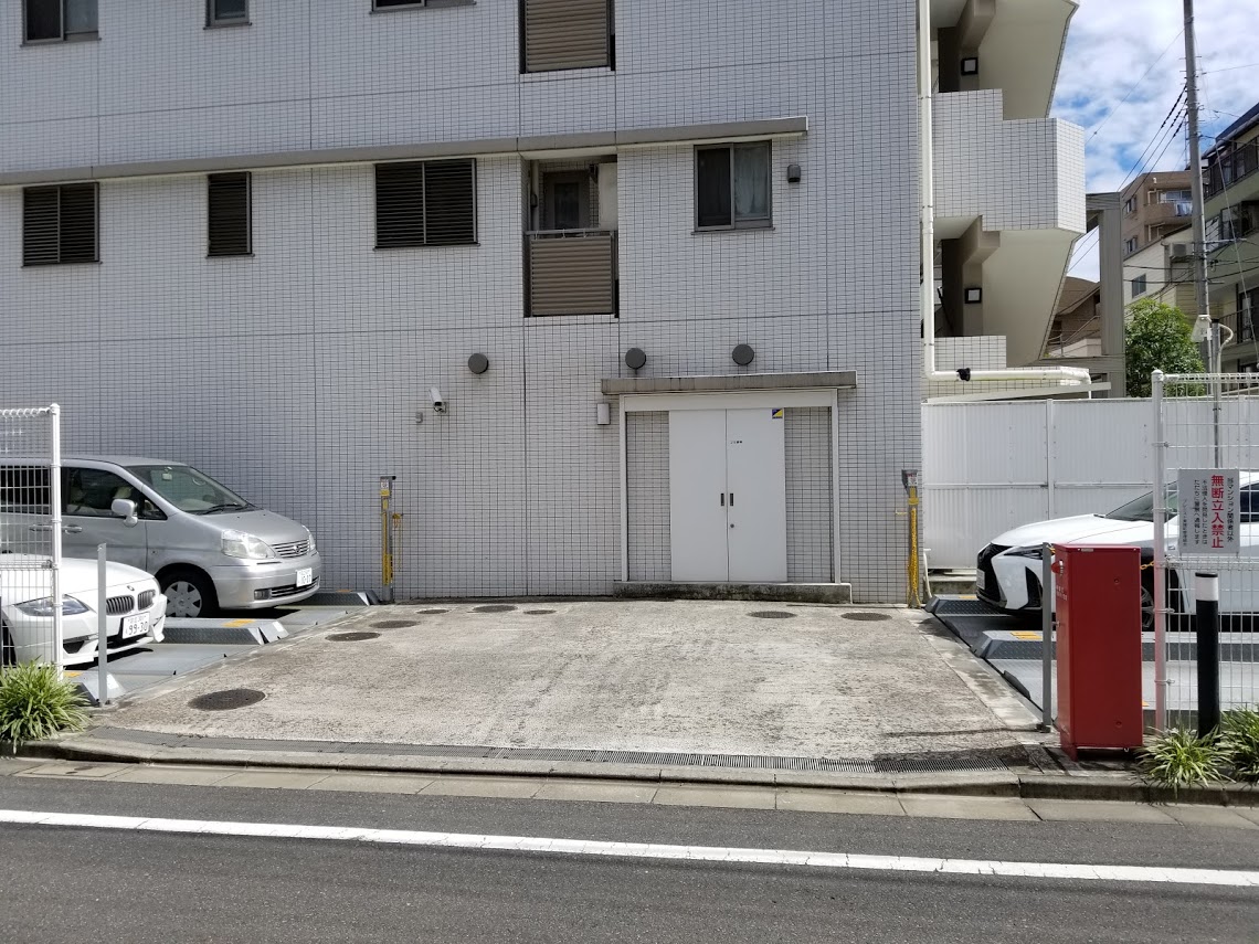 プレミスト東陽町の平置き駐車場