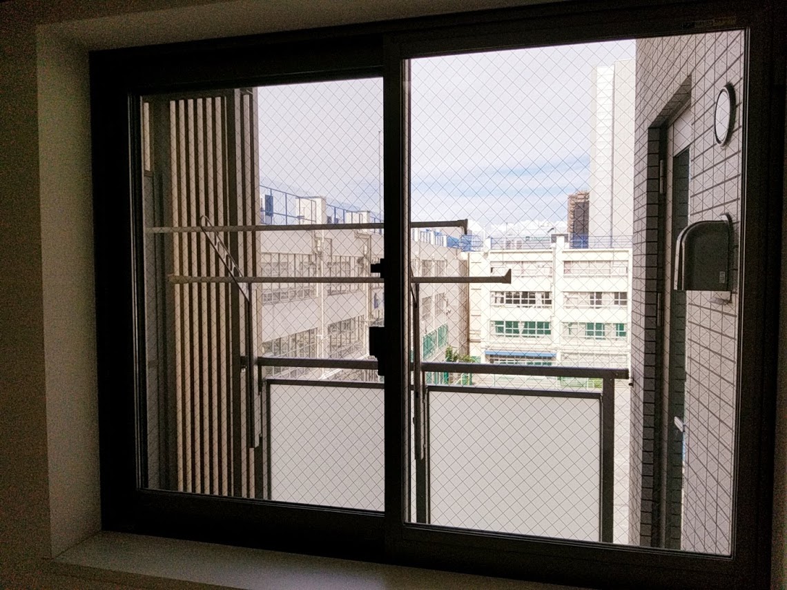 プレミスト東陽町の5.9帖の洋室の窓
